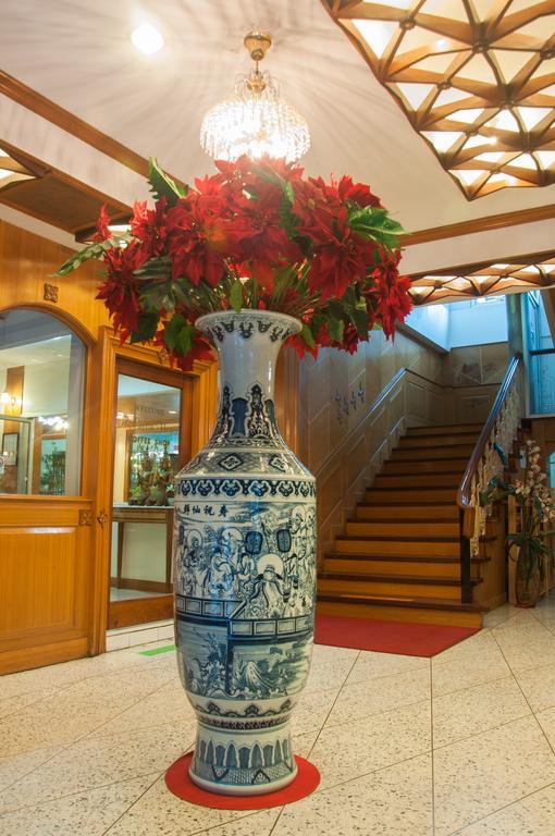 Swan Hotel Бангкок Экстерьер фото