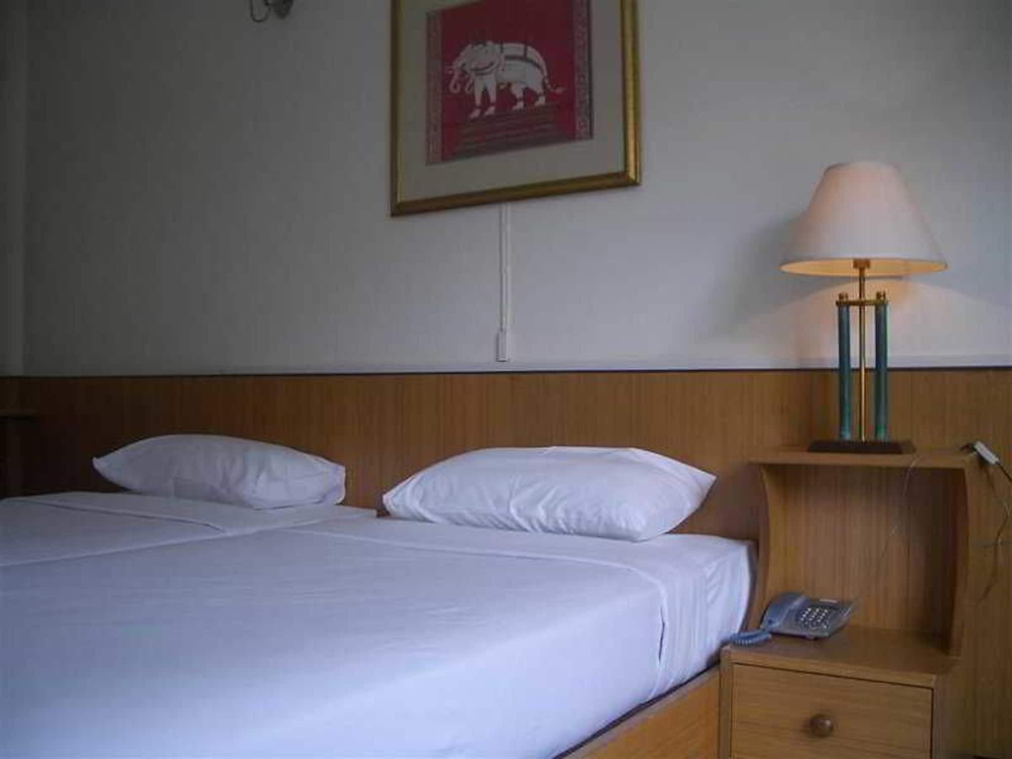 Swan Hotel Бангкок Экстерьер фото